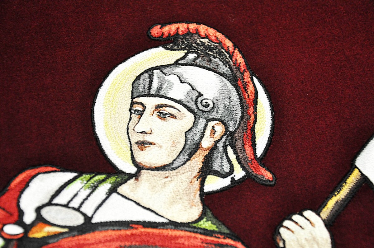 Eine Nadelmalerei, eine Stickerei des St. Florians