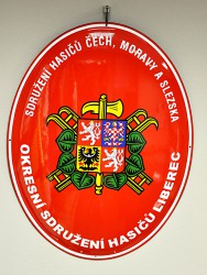 Emailliertes Feuerwehroval mit großem Staatswappen