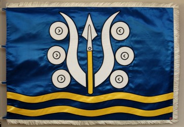 Bestickte Flagge aus Satin der Gemeinde Dlouhá Ves