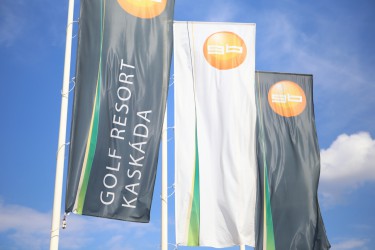 Beispiel für Flaggenbefestigung am Mast
