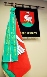 Bestickte Festsymbole der Gemeinde Lestkov