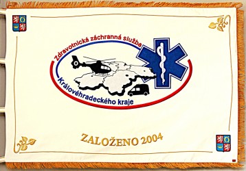 Vorderseite der Fahne, Auftragsarbeit für den Rettungsdienst der Region Královéhradecký