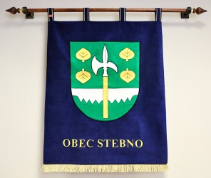 Vyšívaný znak ve velkém provedení obce Stebno