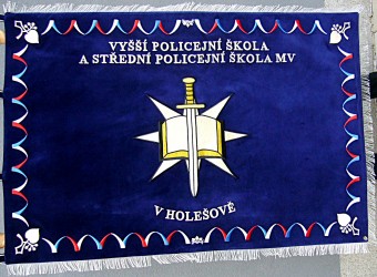 Vyšívaný prapor policejní škola Holešov